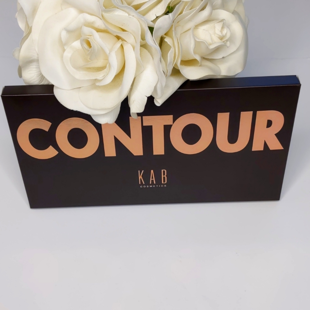 NWT KAB CONTOUR  PALETTE  VOLUME 1